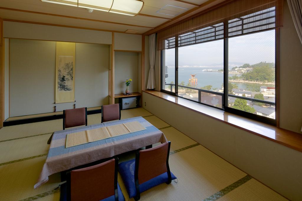 Jukeiso Hotel Hatsukaichi Eksteriør billede