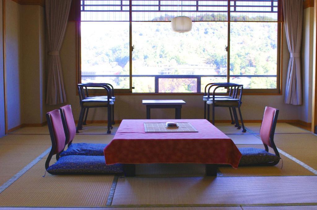 Jukeiso Hotel Hatsukaichi Værelse billede